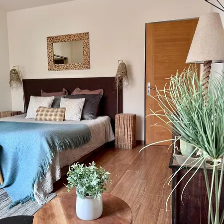 Entre Et Vignes Bed & Breakfast 3*